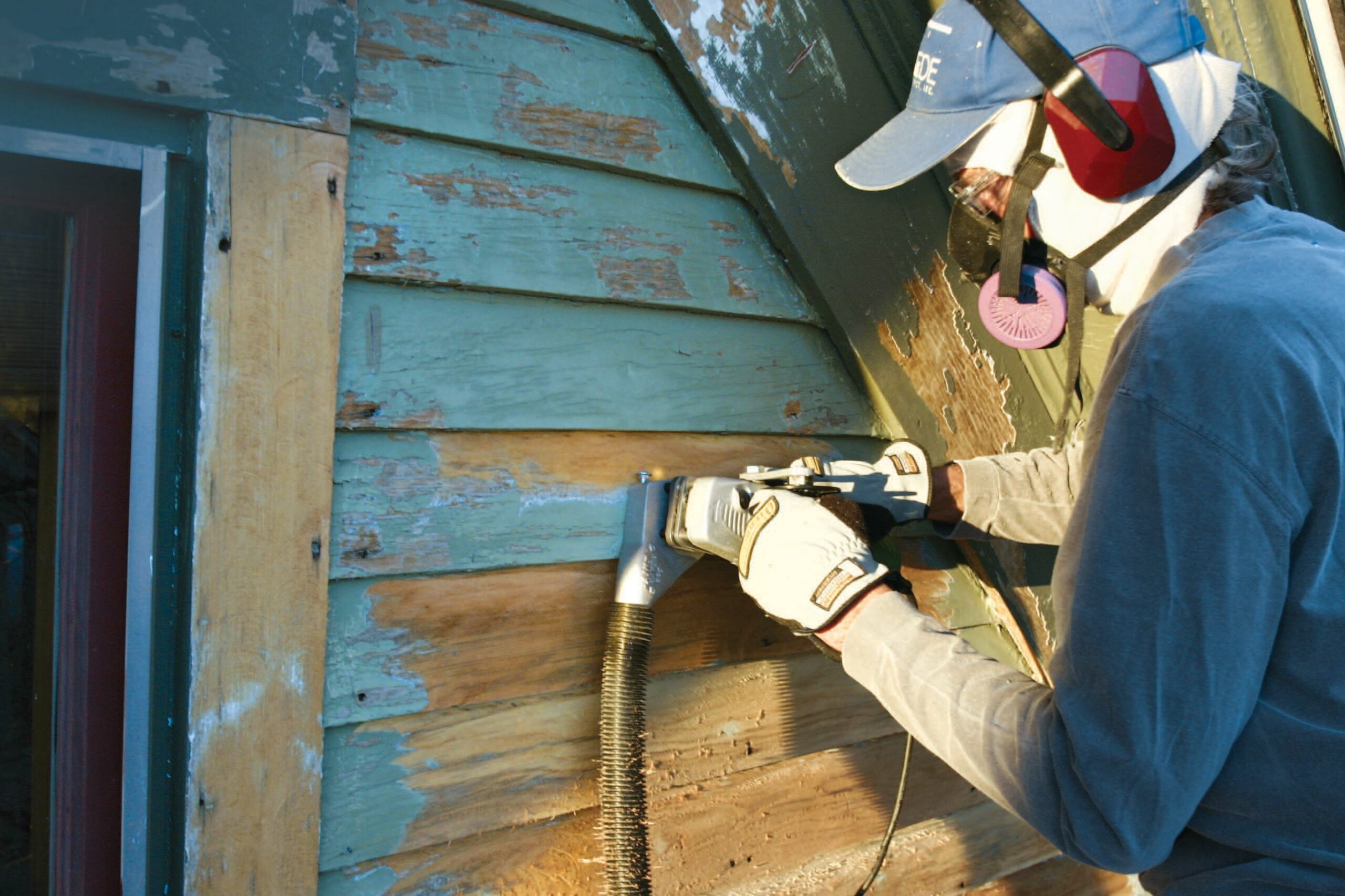 How to Safely Handle Lead Paint Removal in Your Home